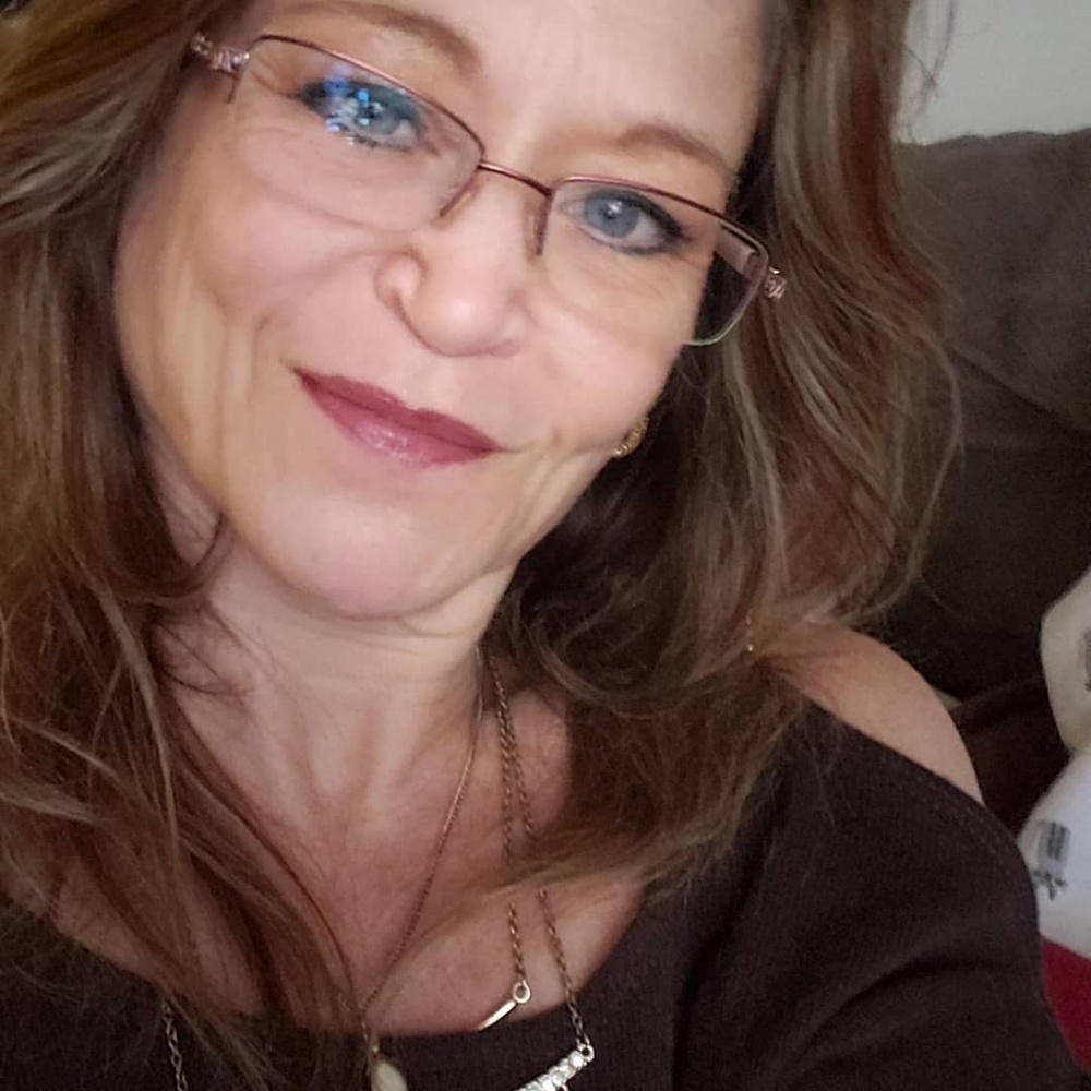 Meet your Posher, Elaine